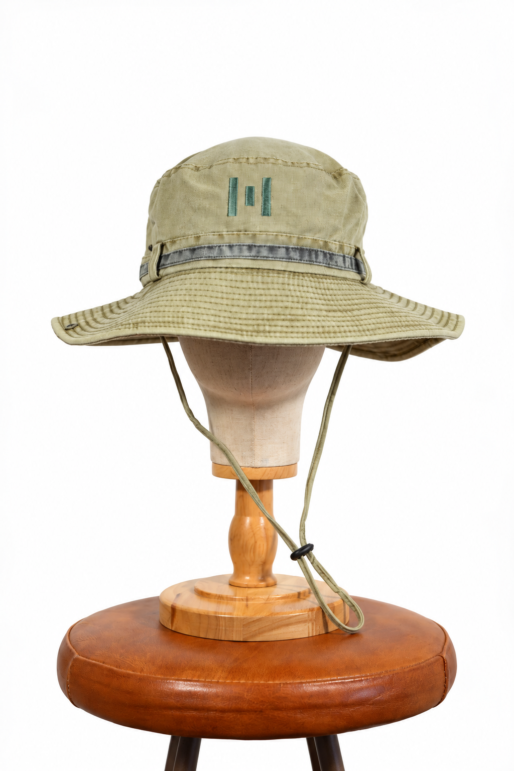 Gorro caqui bordado verde